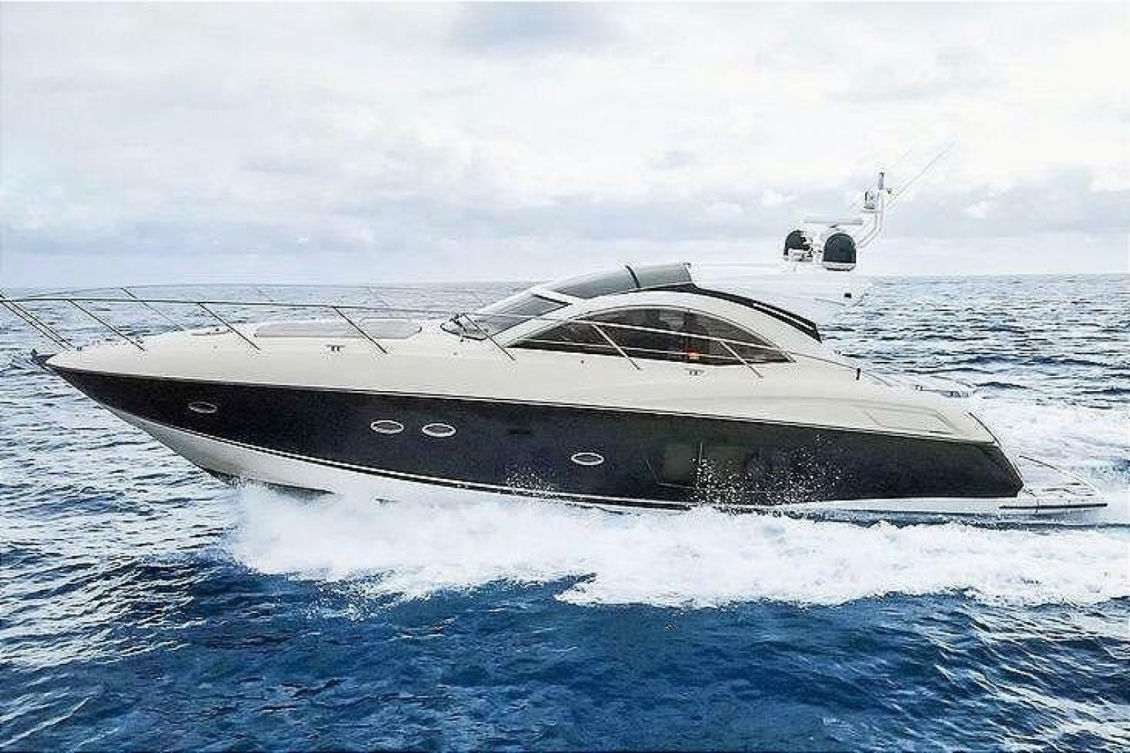 2013 48' Sunseeker photo
