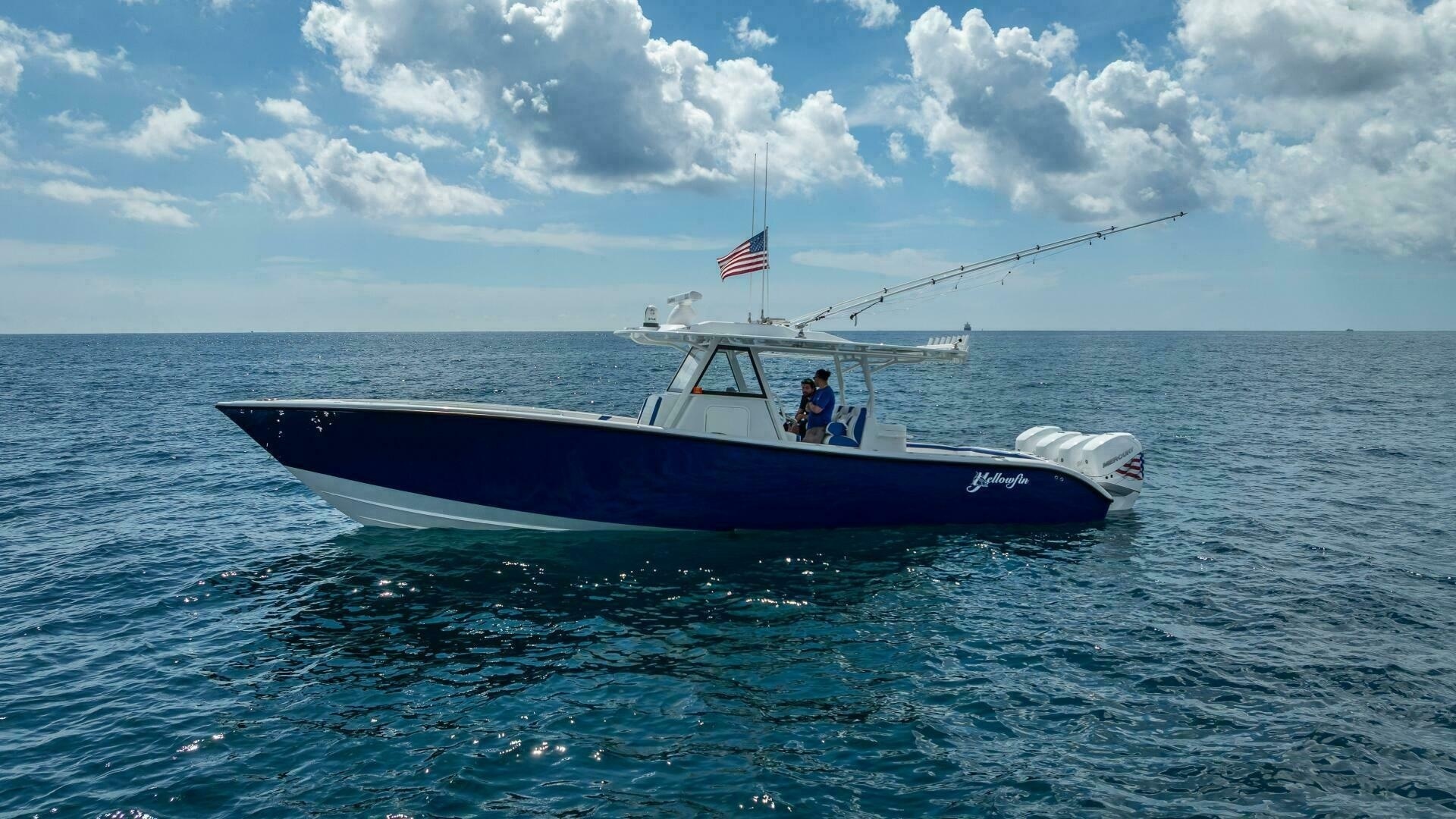 2023 39' Yellowfin photo