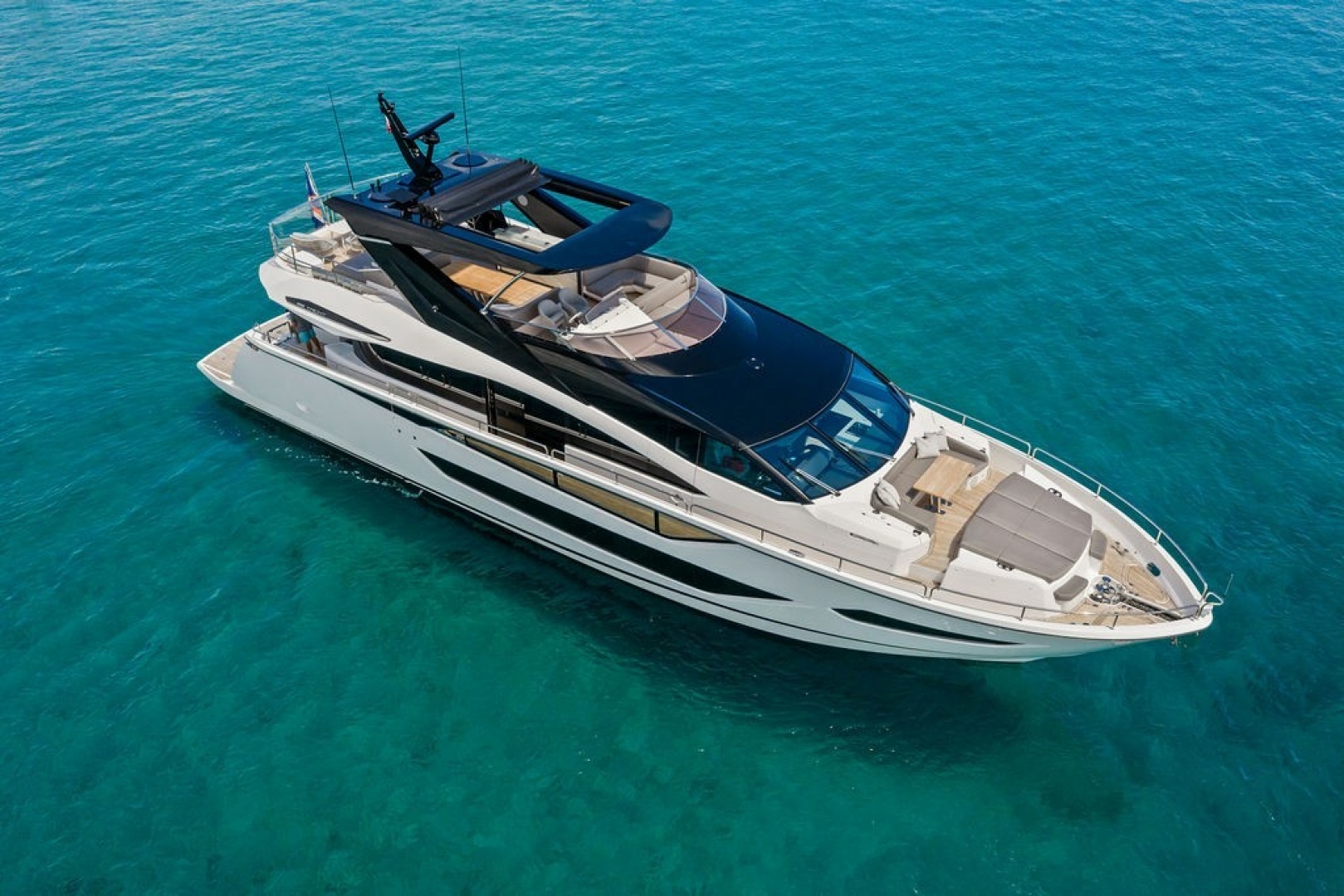 2026 86' Sunseeker photo