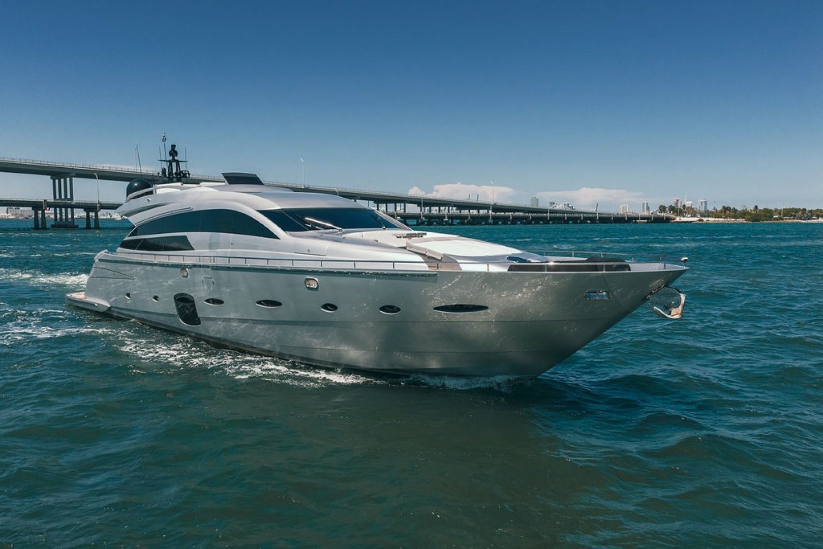 2012 92' Pershing photo