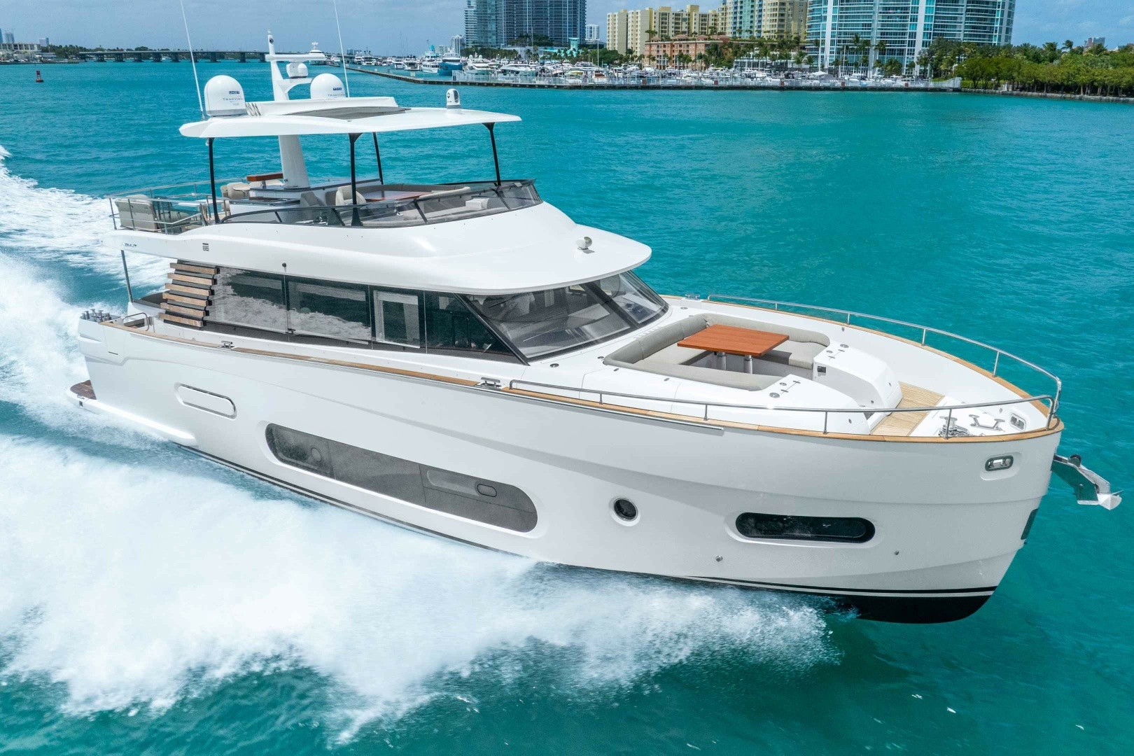 2023 66' Azimut photo