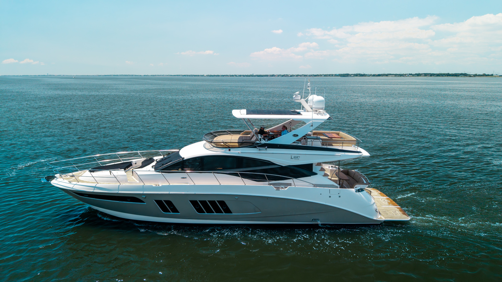 2017 65' Sea Ray photo