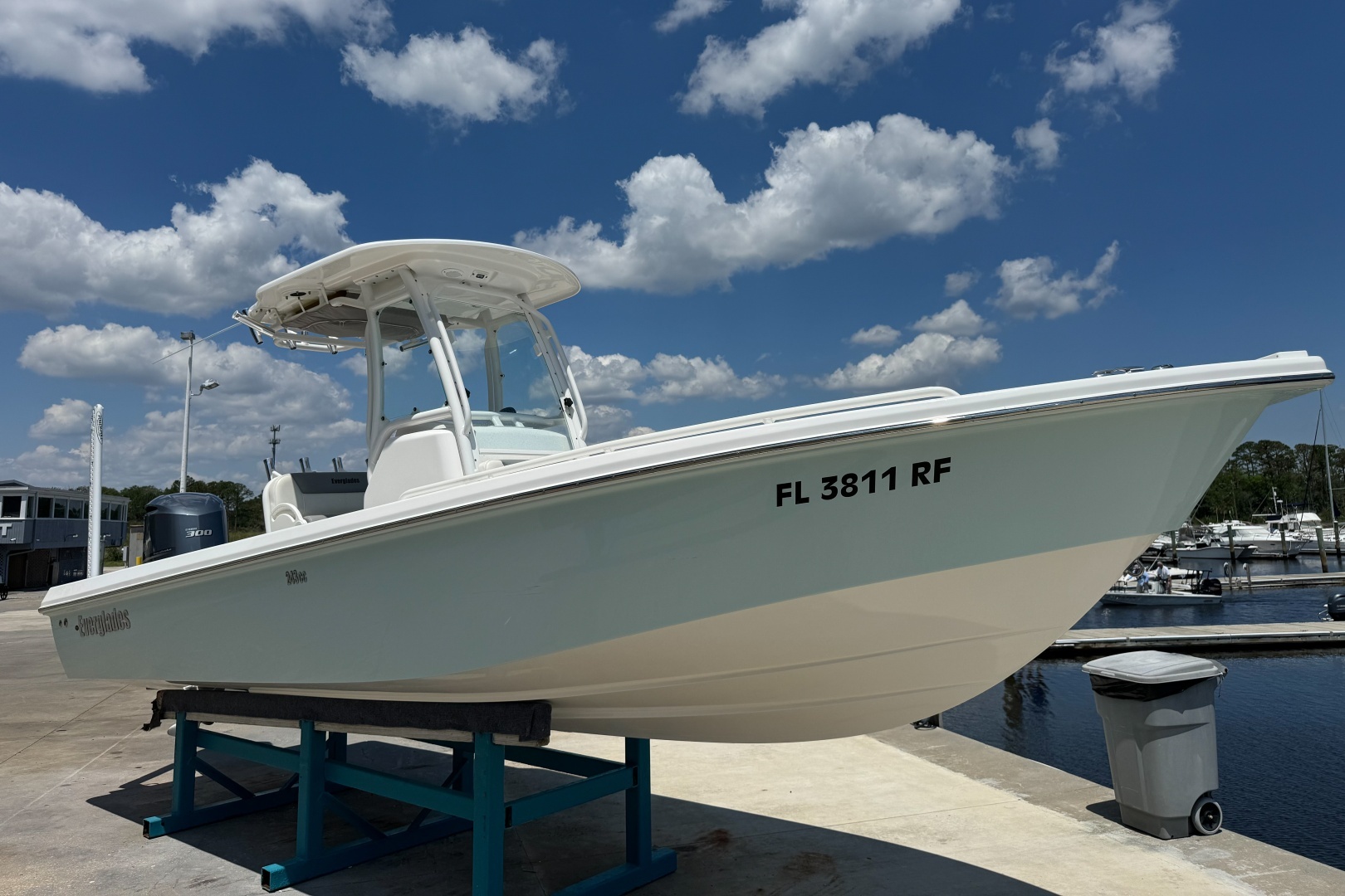 2017 24' Everglades photo
