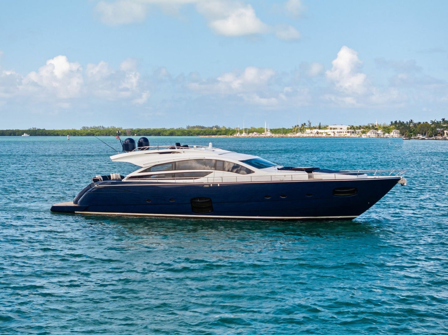 2013 82' Pershing photo