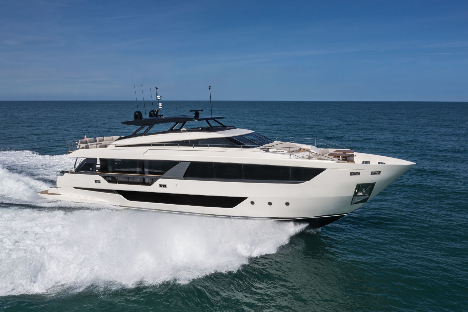 2023 100' Ferretti Yachts photo