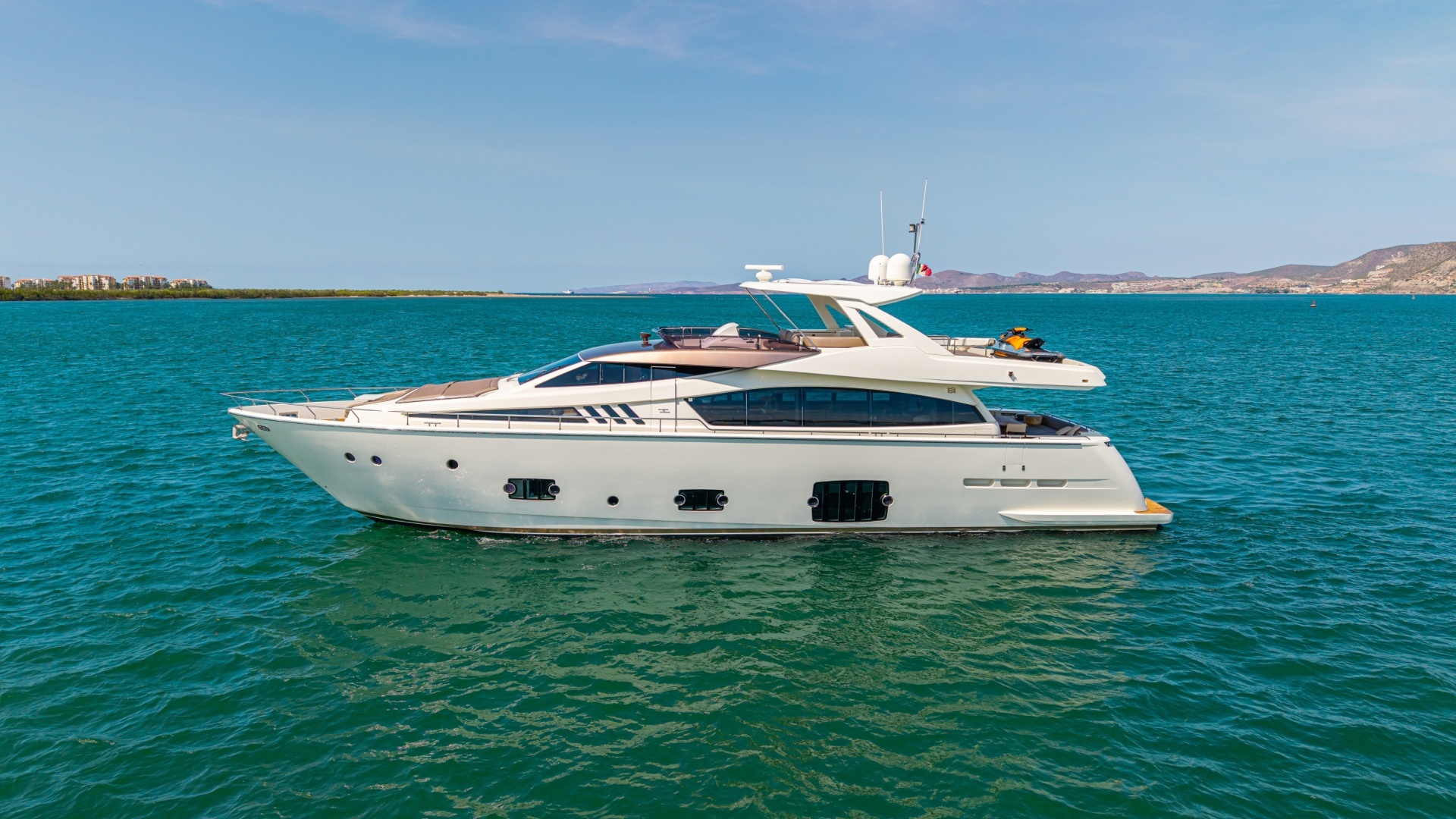 2013 80' Ferretti Yachts photo
