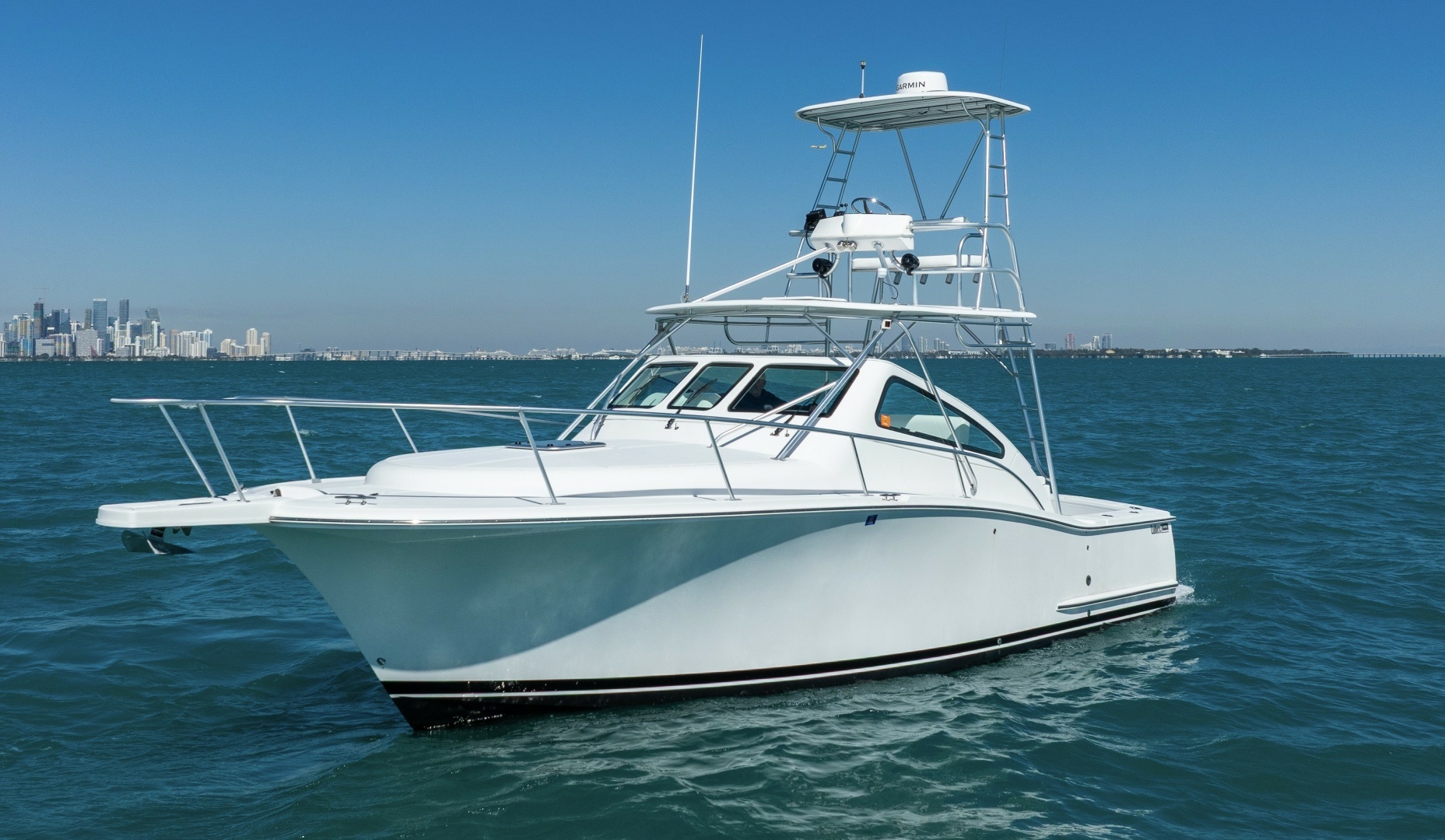 2004 32' Luhrs photo