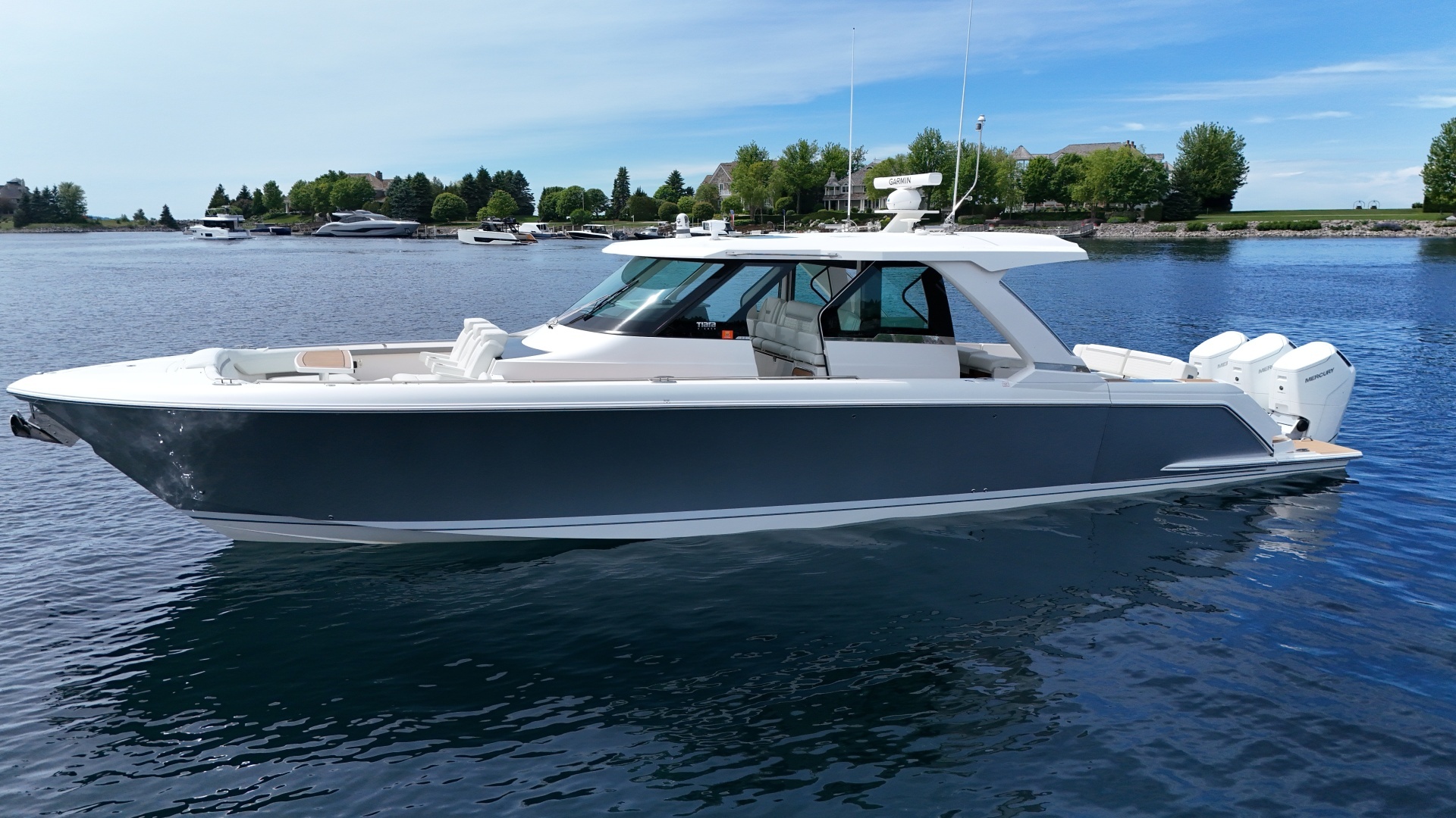 2023 48' Tiara Yachts photo