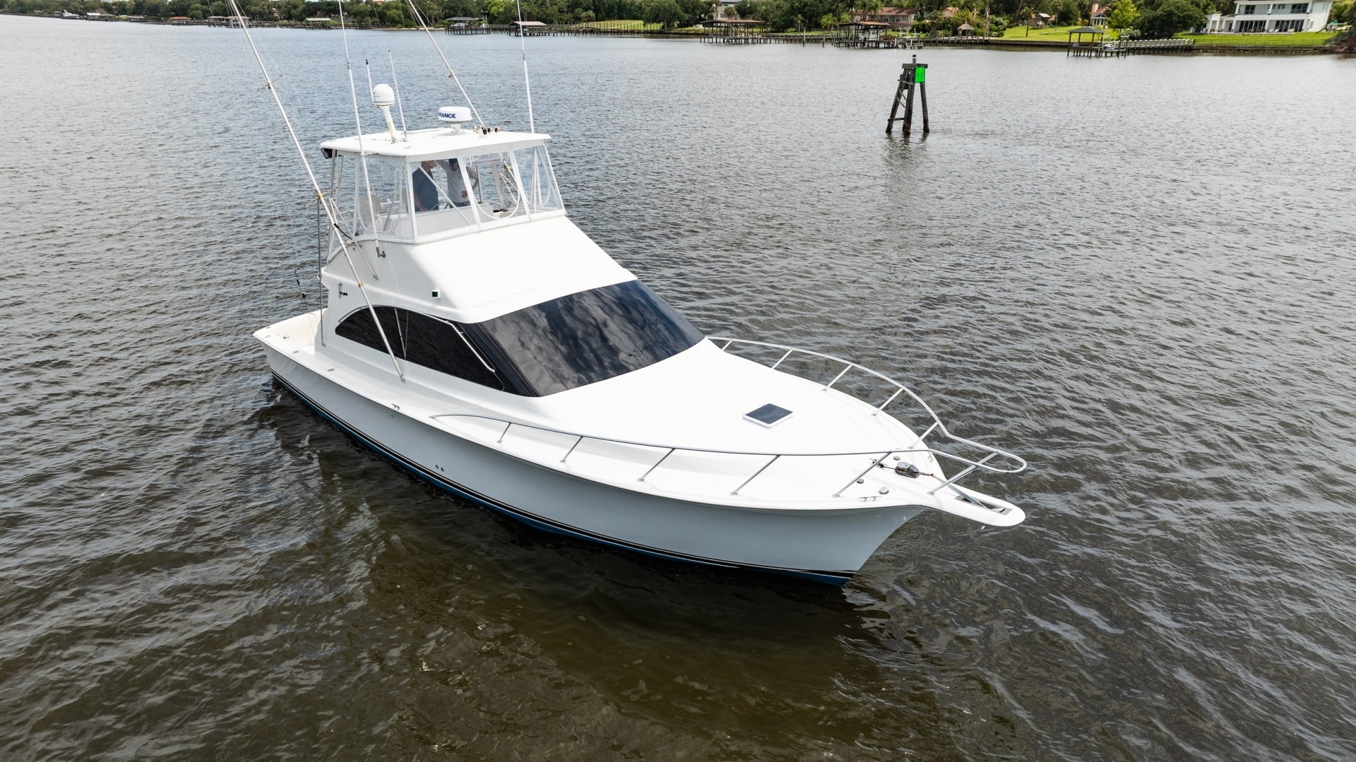 2000 43' Ocean Yachts photo