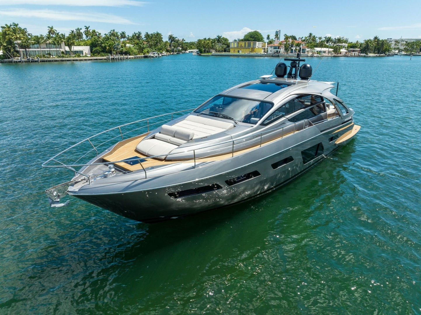 2022 70' Pershing photo
