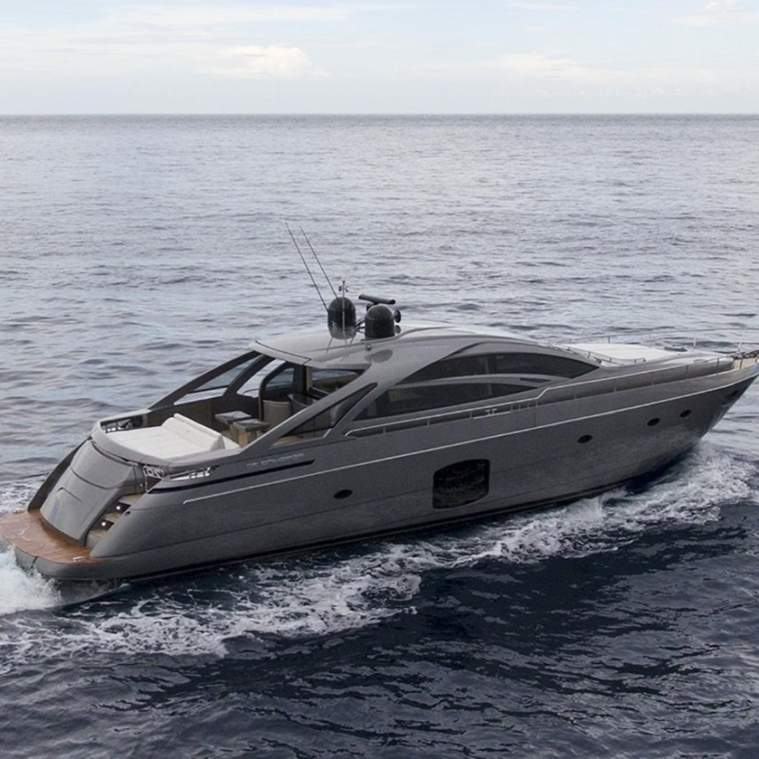 2018 70' Pershing photo