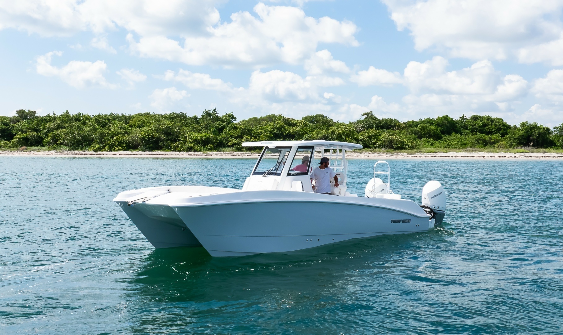 2025 28' Twin Vee photo