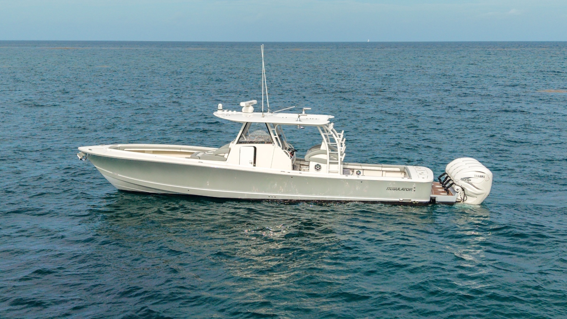 2022 41' Regulator photo