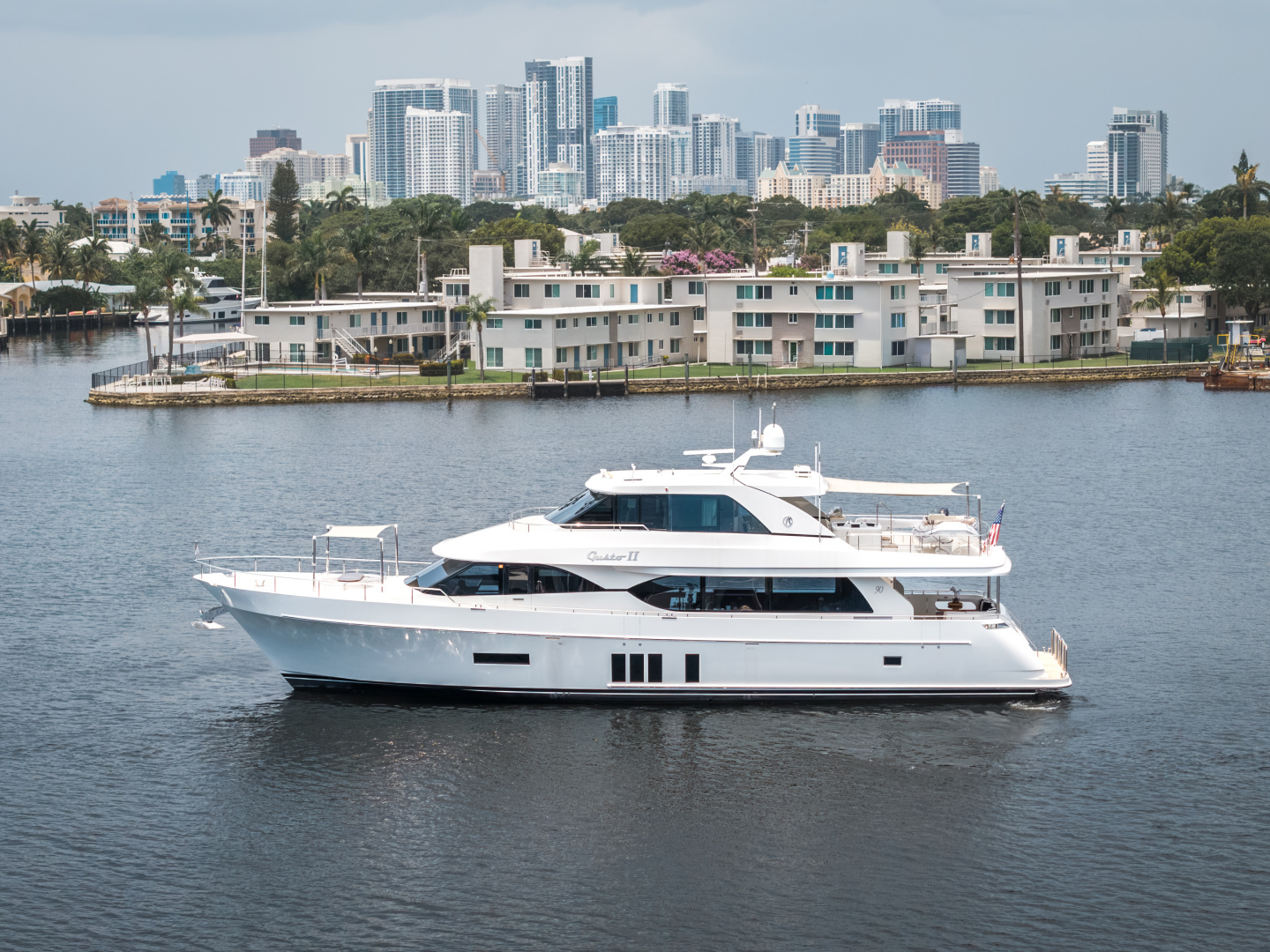 2016 90' Ocean Alexander photo