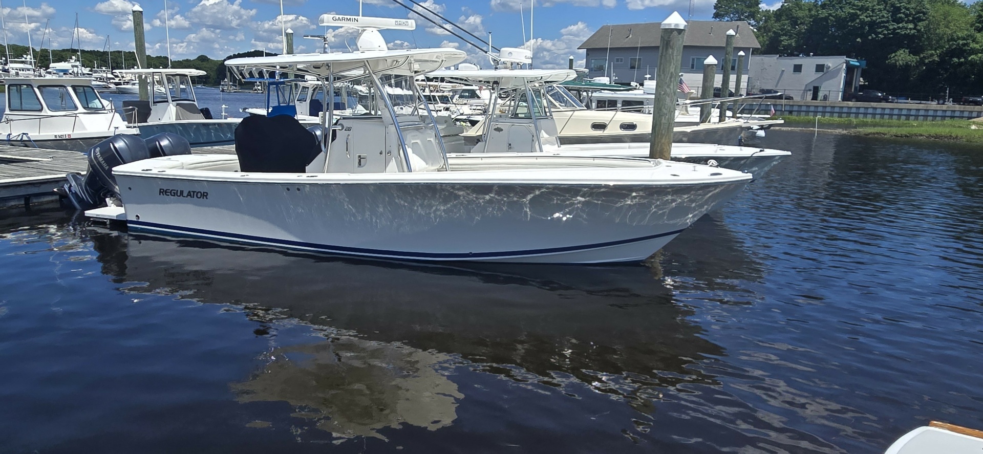 2018 28' Regulator photo
