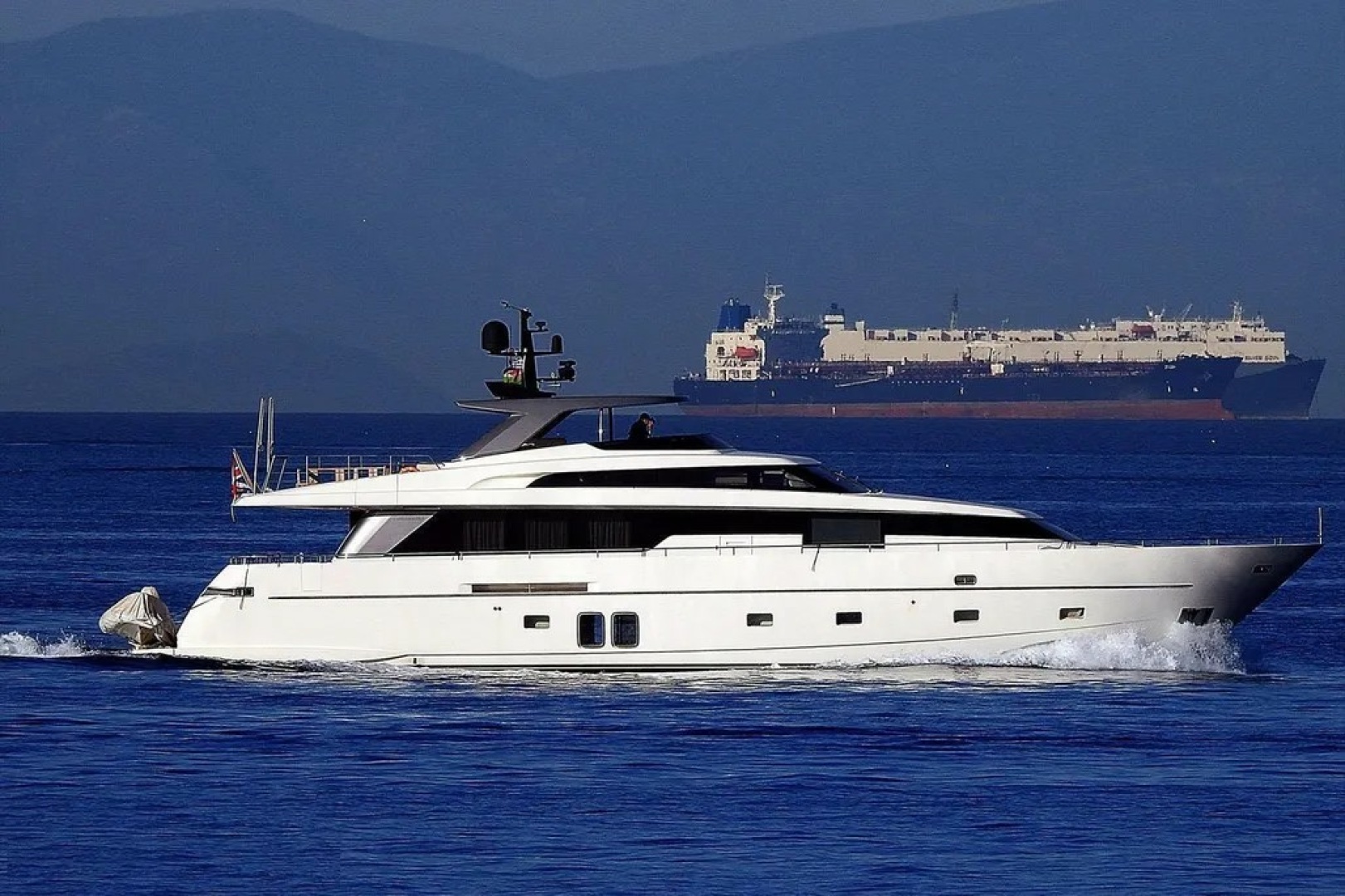 2013 94' Sanlorenzo photo