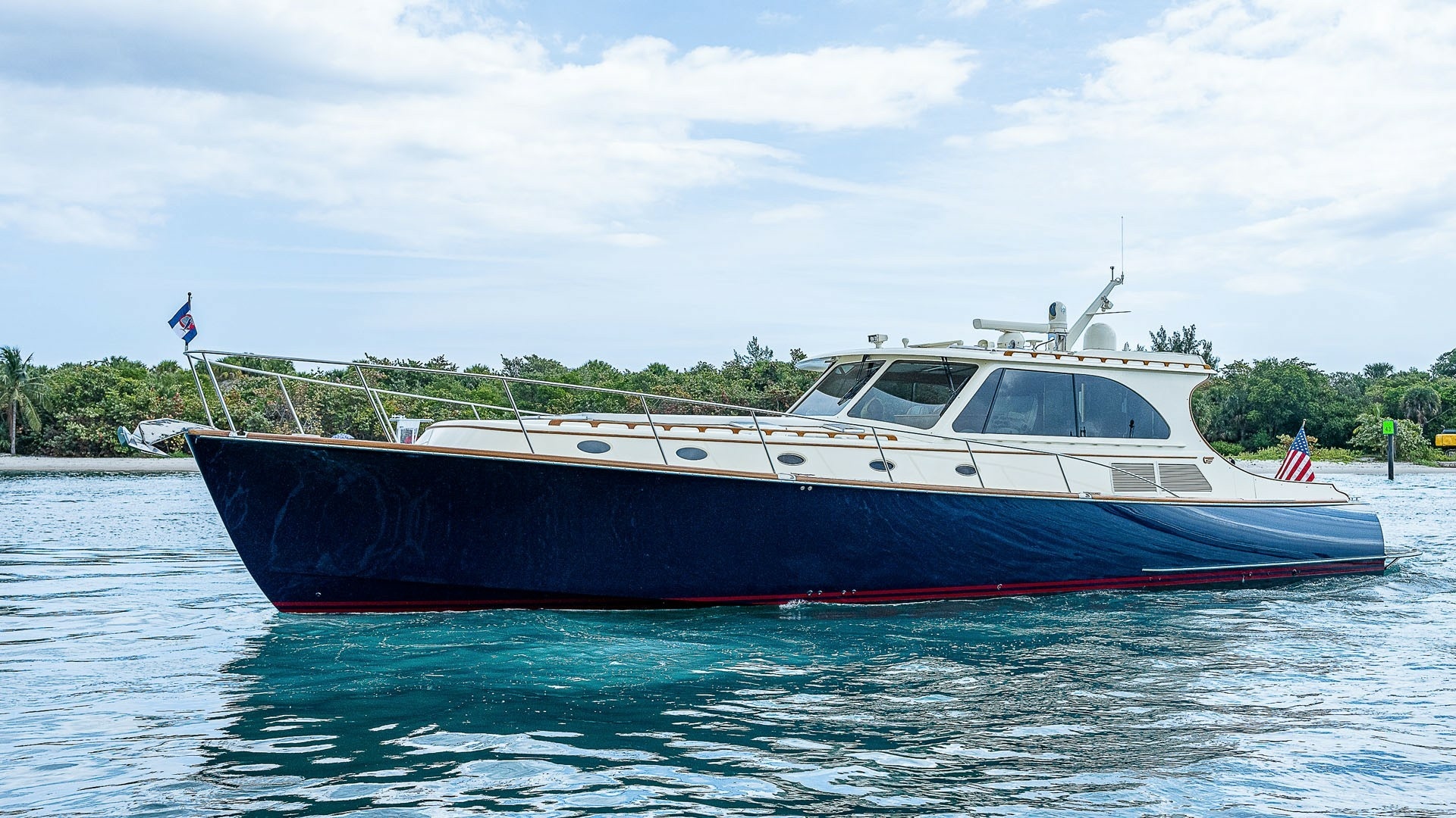 2018 55' Hinckley photo