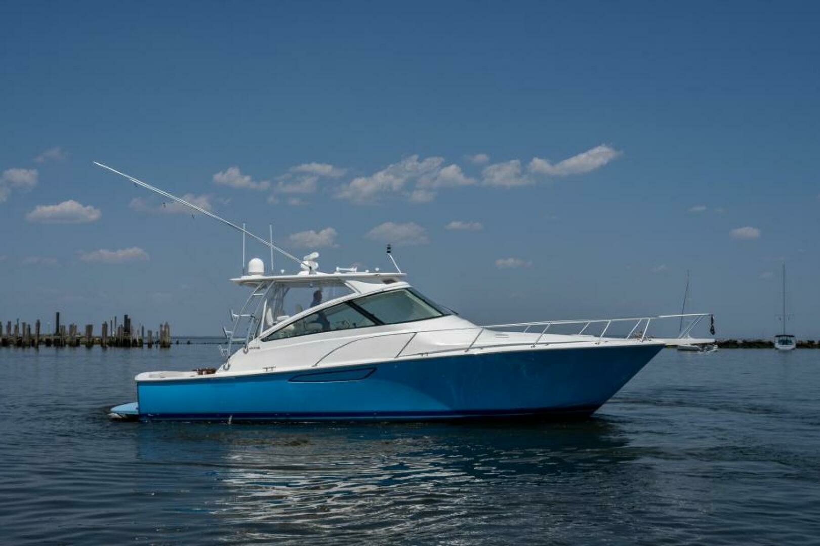 2012 42' Viking photo