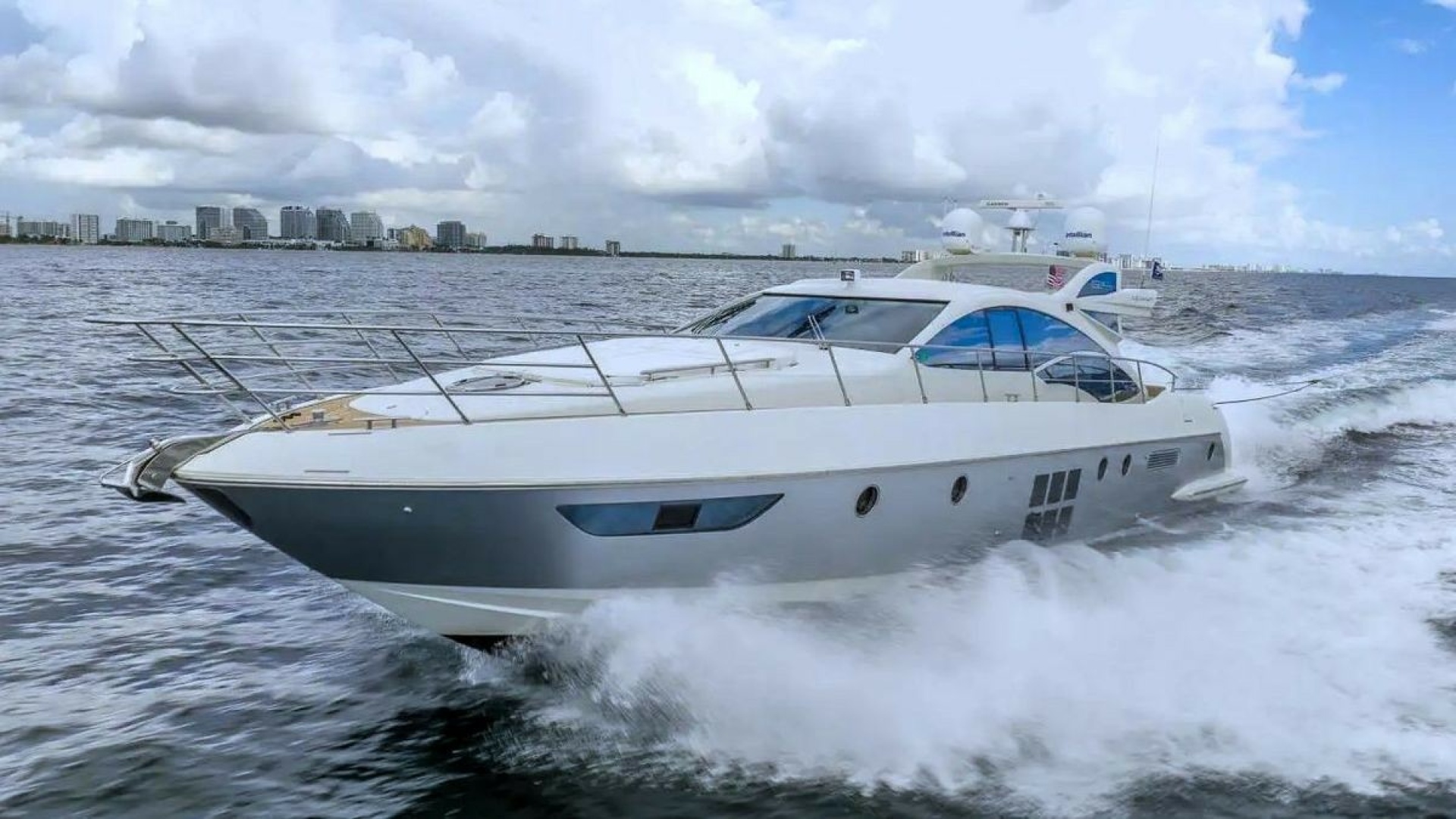 2008 62' Azimut photo
