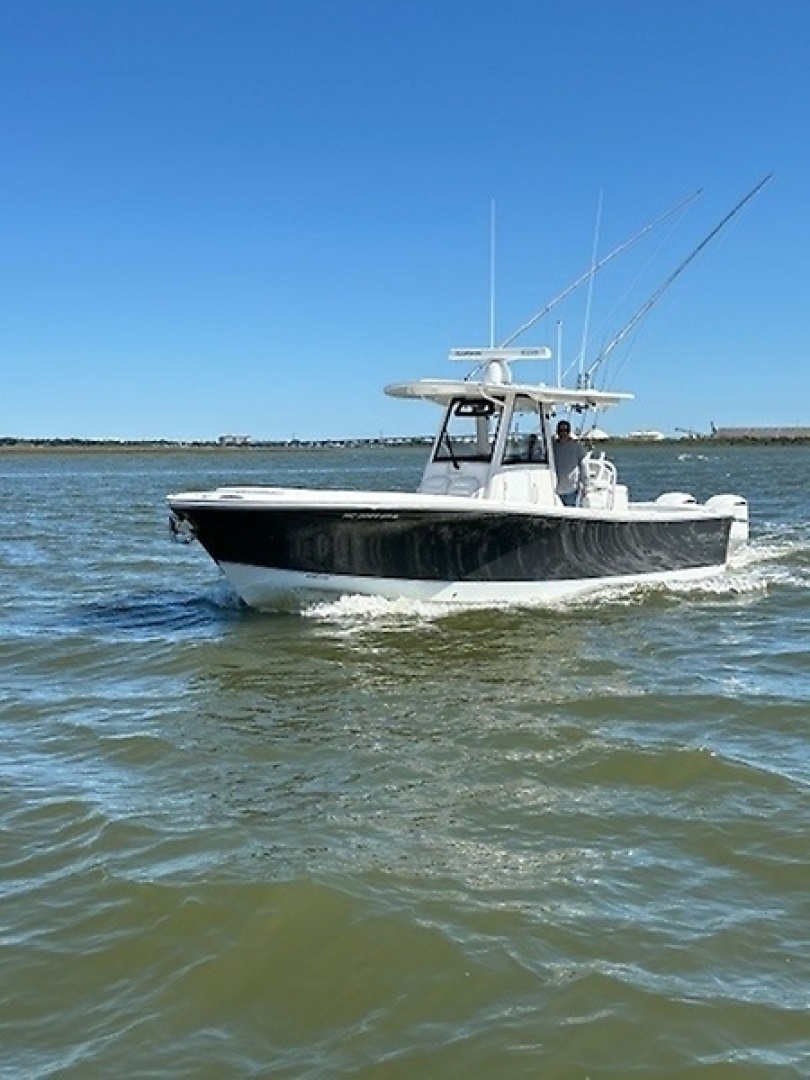 2020 31' Regulator photo