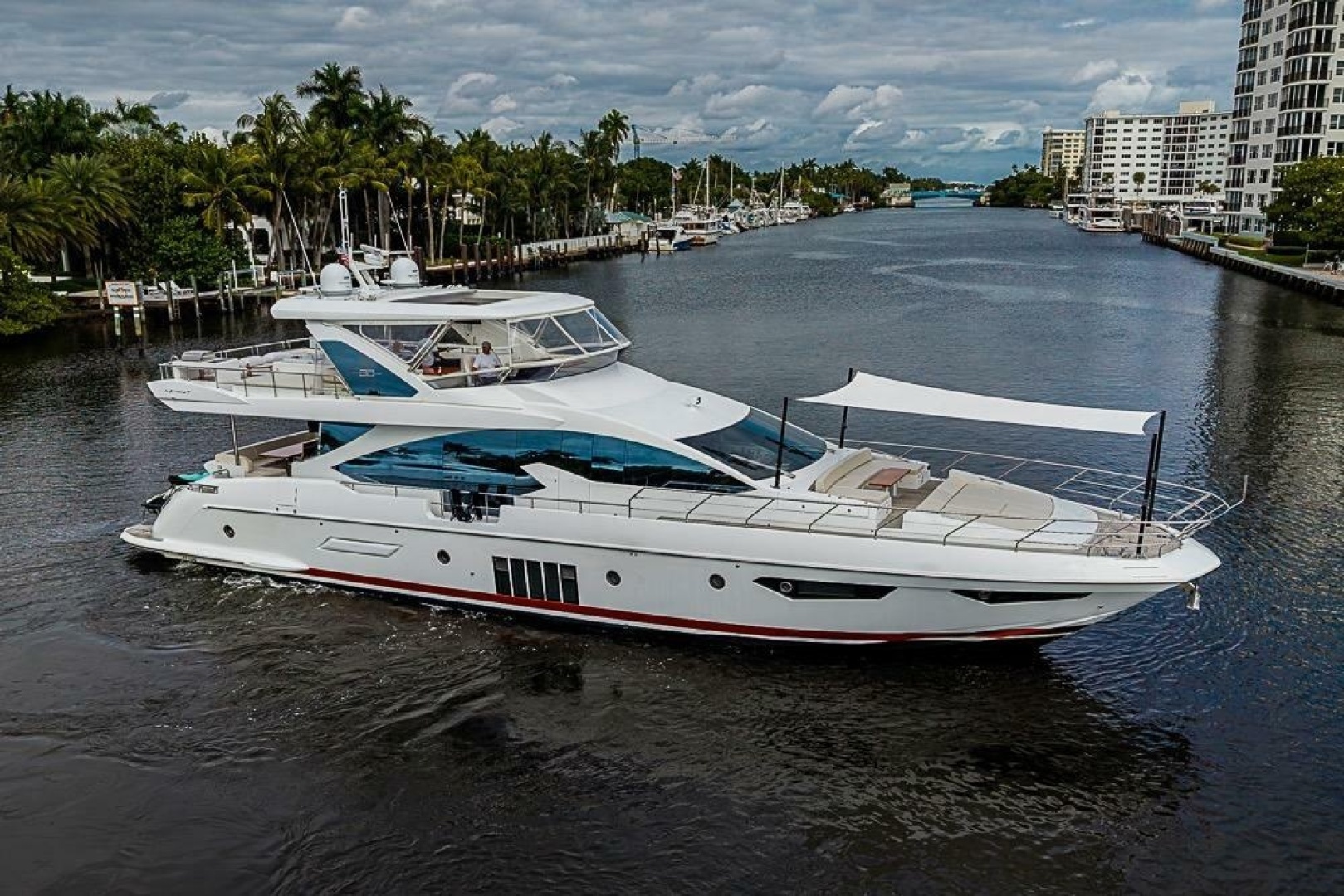 2017 80' Azimut photo