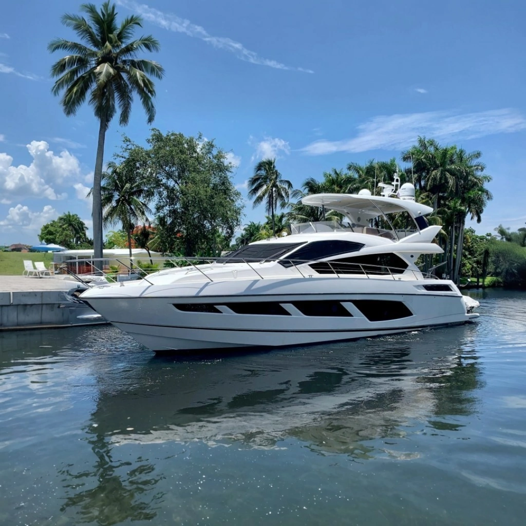 2016 65' Sunseeker photo