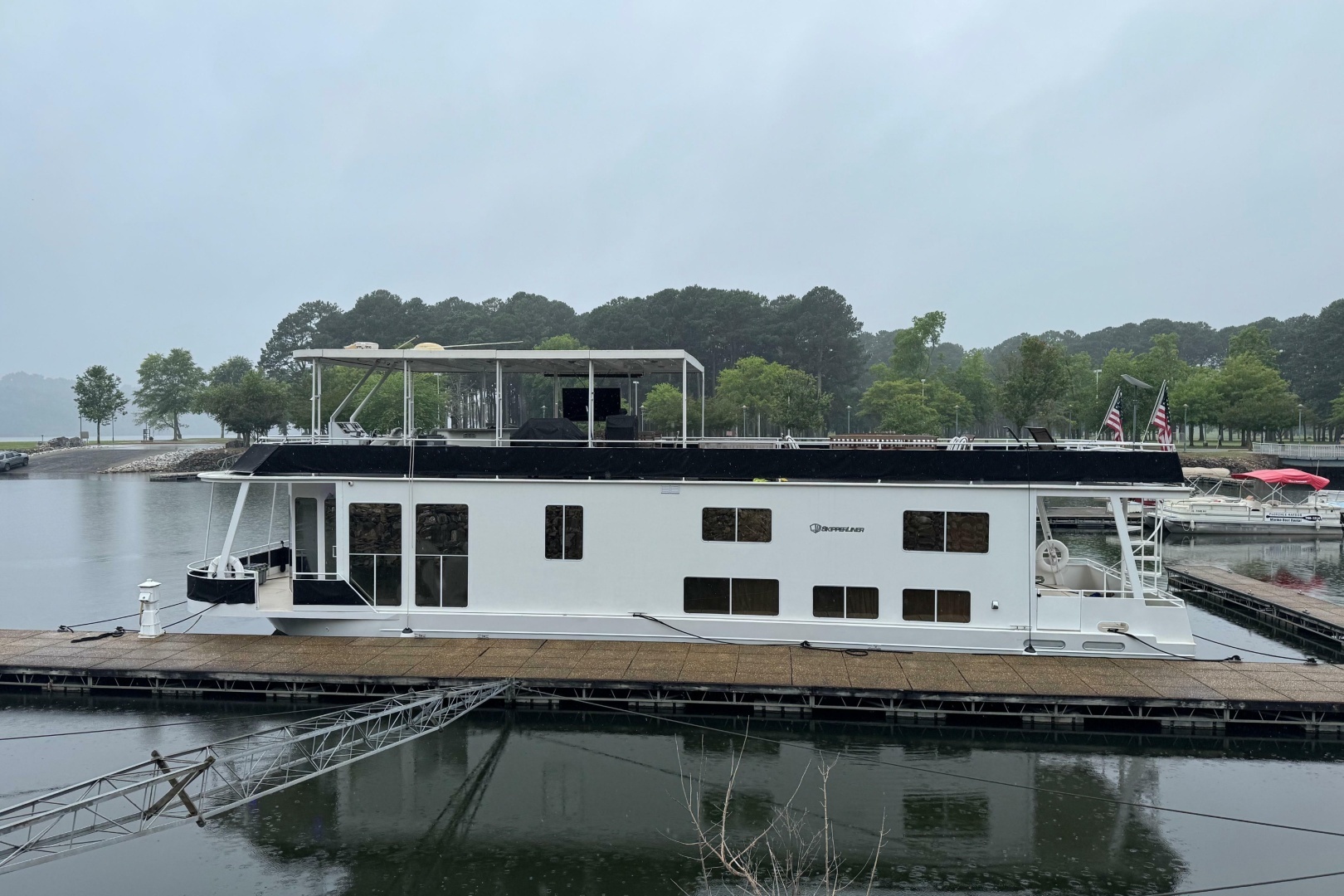 2007 64' Skipperliner photo