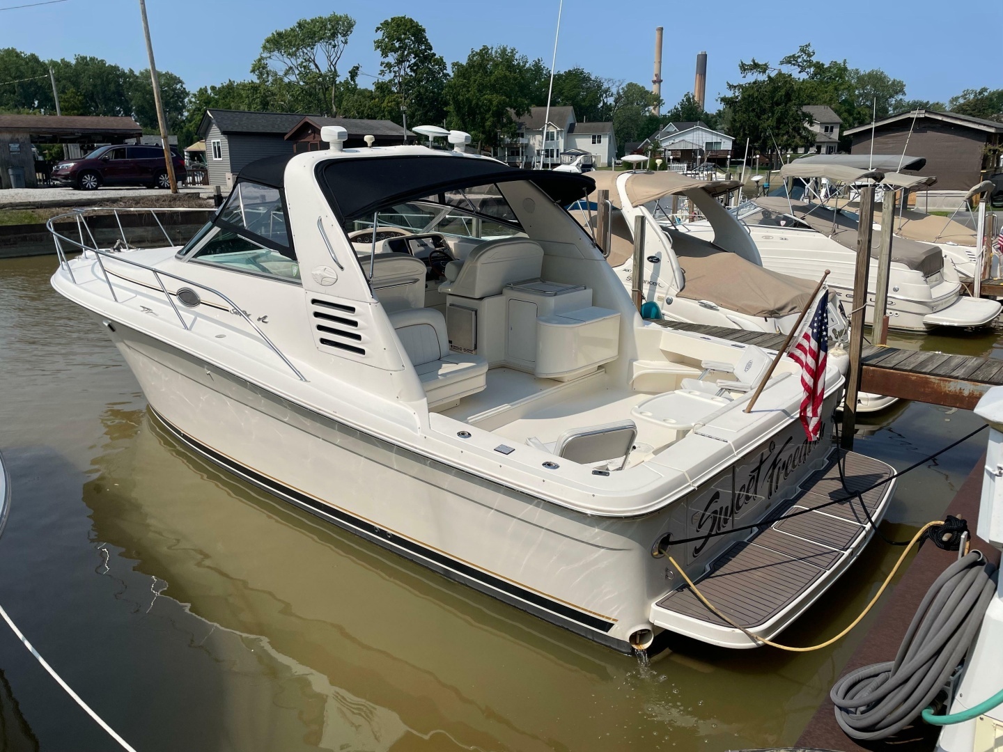 1997 33' Sea Ray photo