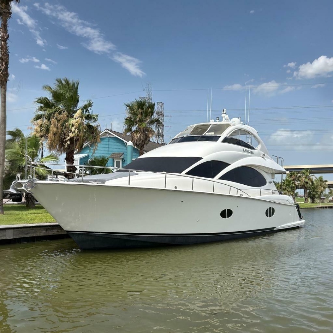 2007 74' Lazzara Yachts photo