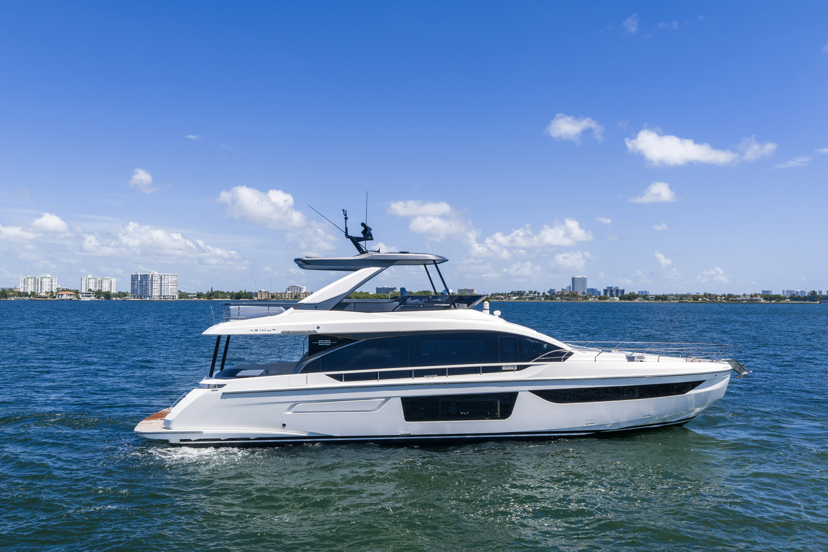 2025 68' Azimut photo
