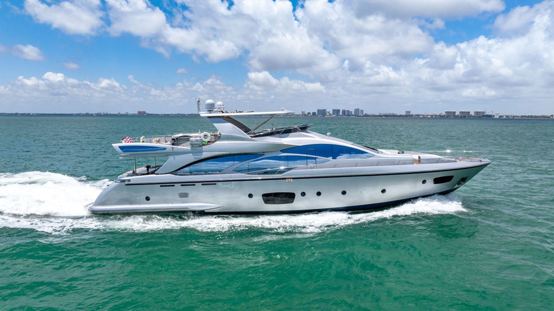 2008 95' Azimut photo