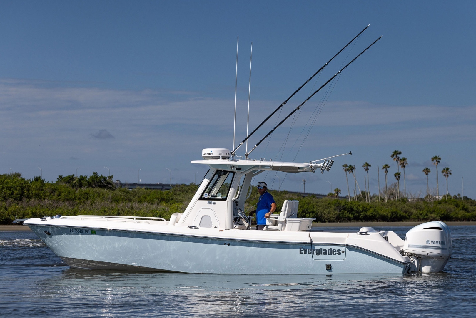 2011 29' Everglades photo