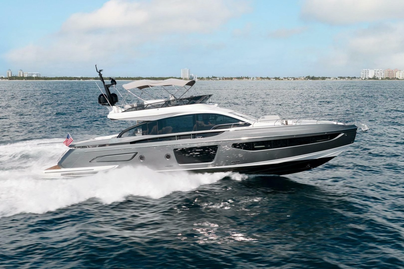 2024 70' Azimut photo