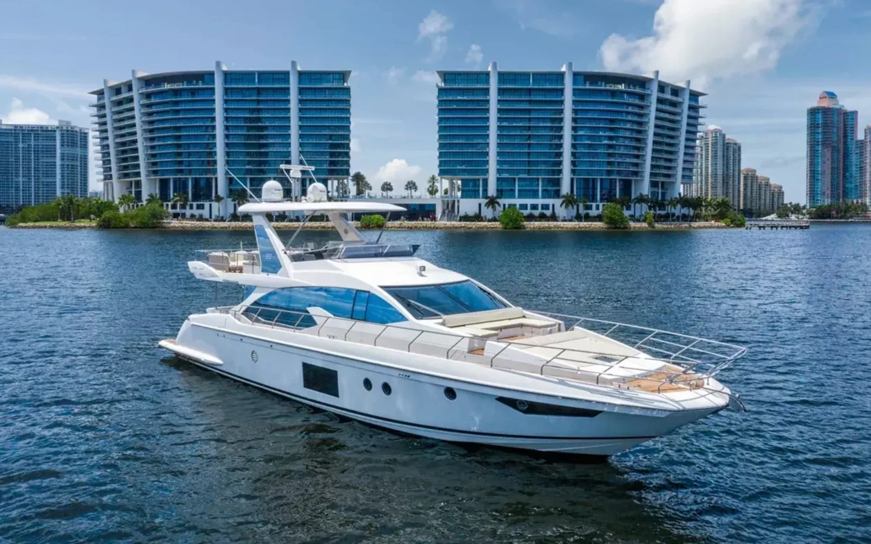 2016 66' Azimut photo