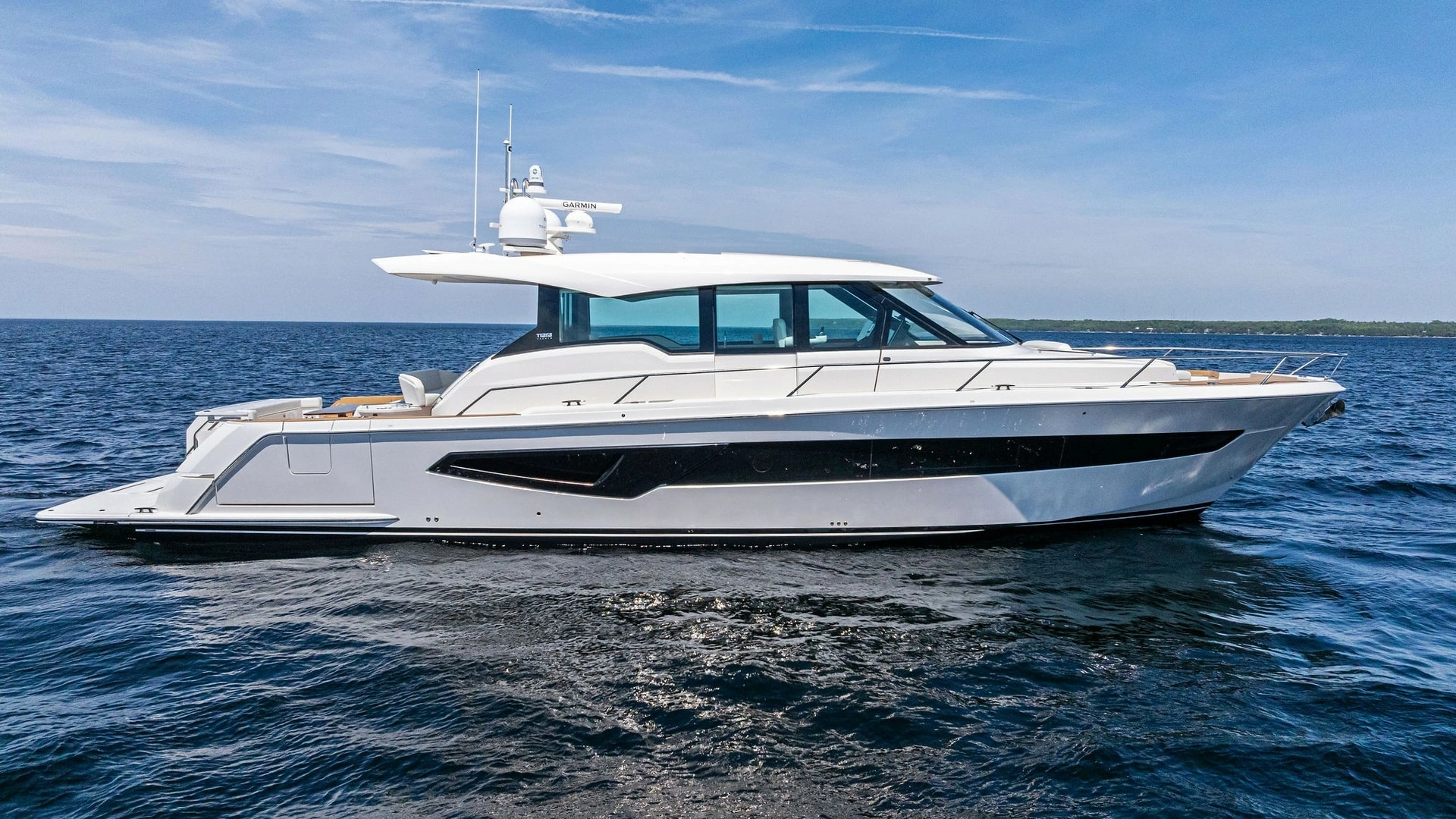 2025 60' Tiara Yachts photo