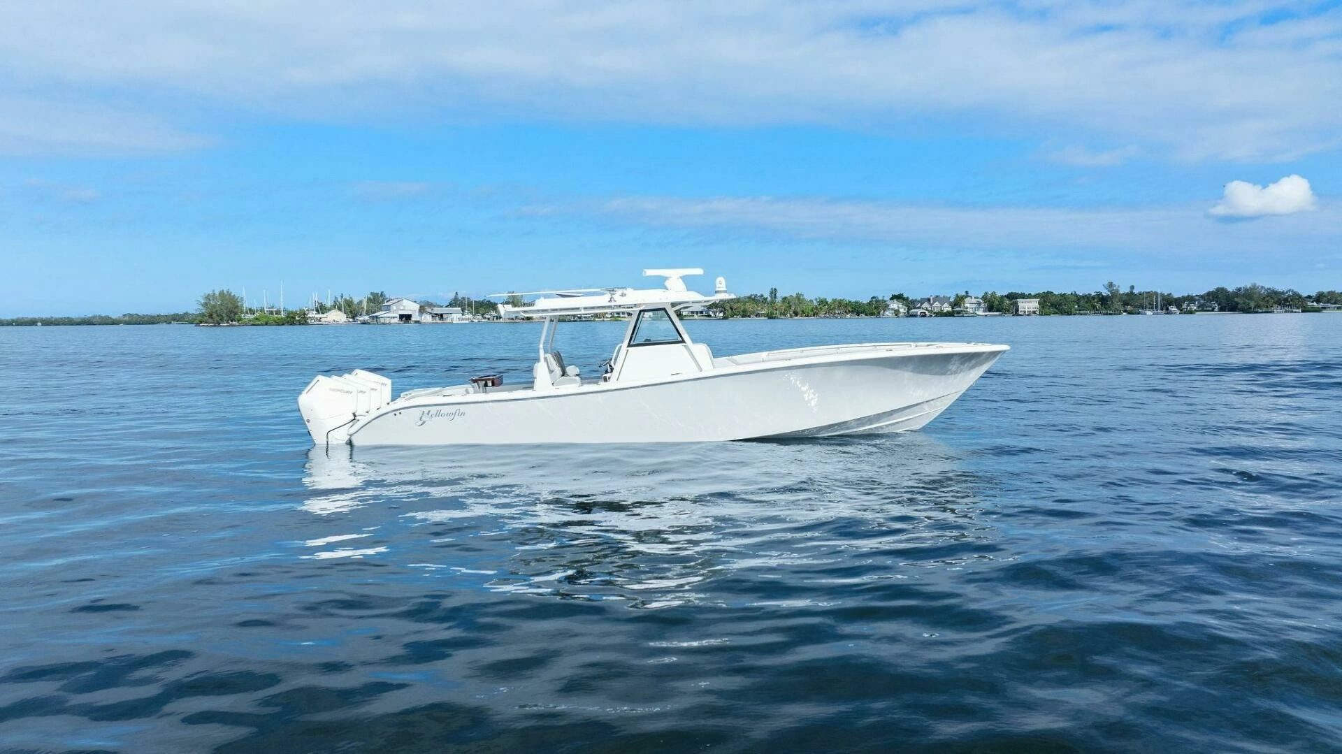 2023 39' Yellowfin photo