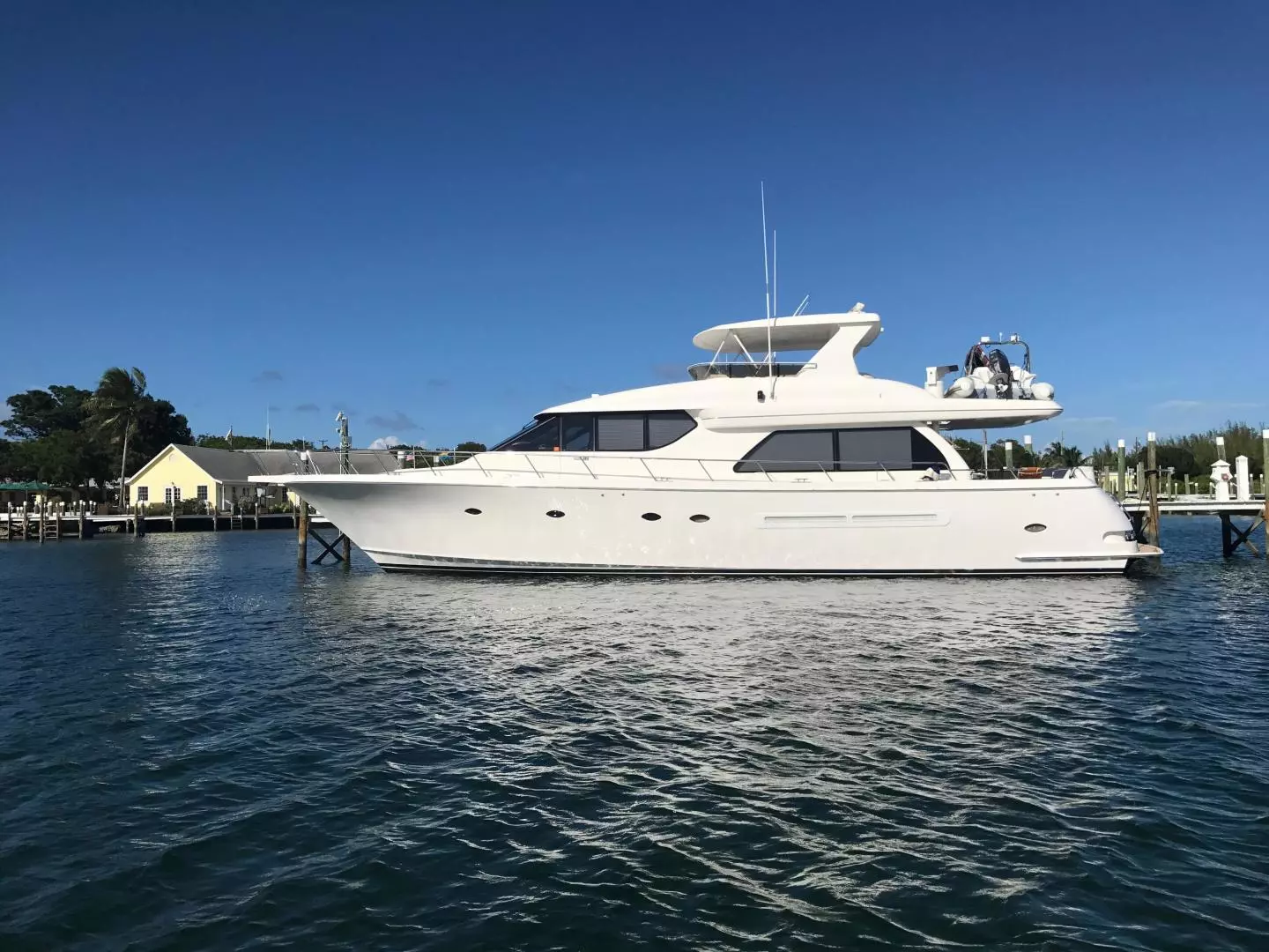 2003 72' West Bay photo