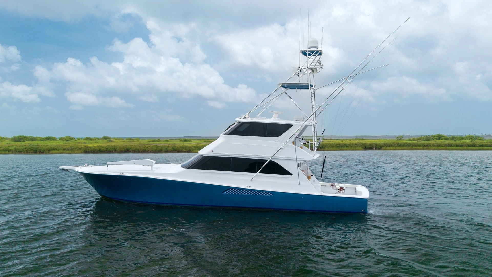 2001 65' Viking photo
