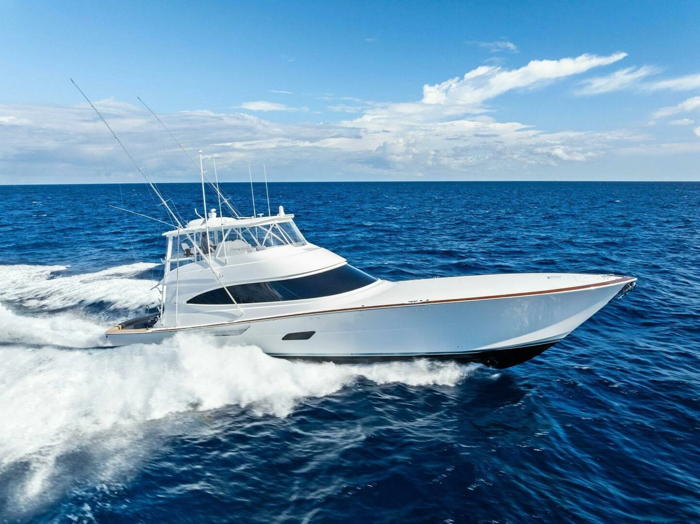 2026 82' Viking photo