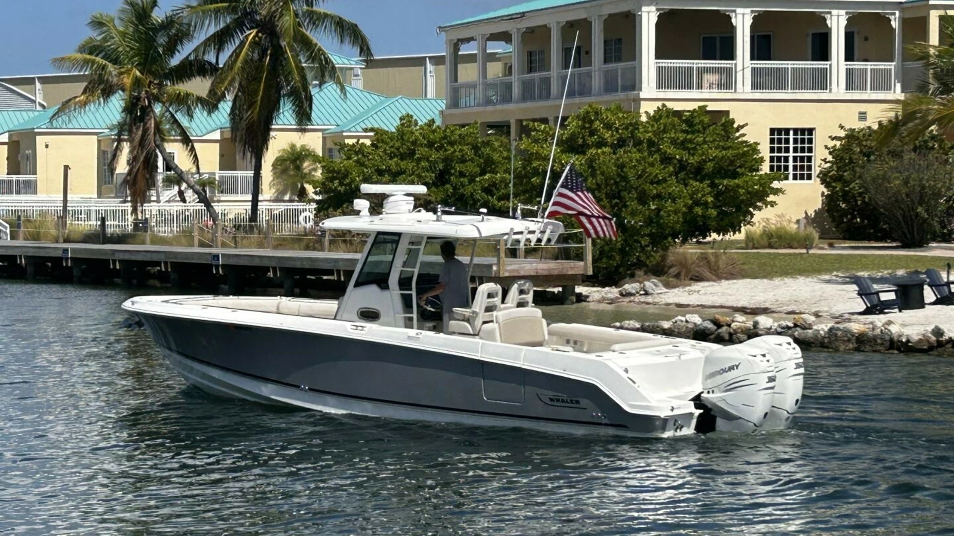 2017 33' Boston Whaler photo