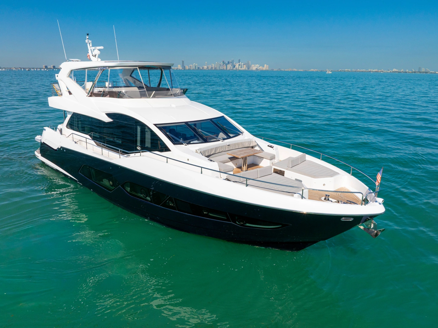 2020 76' Sunseeker photo