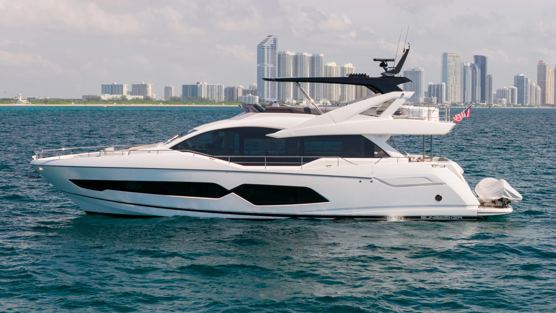 2025 76' Sunseeker photo