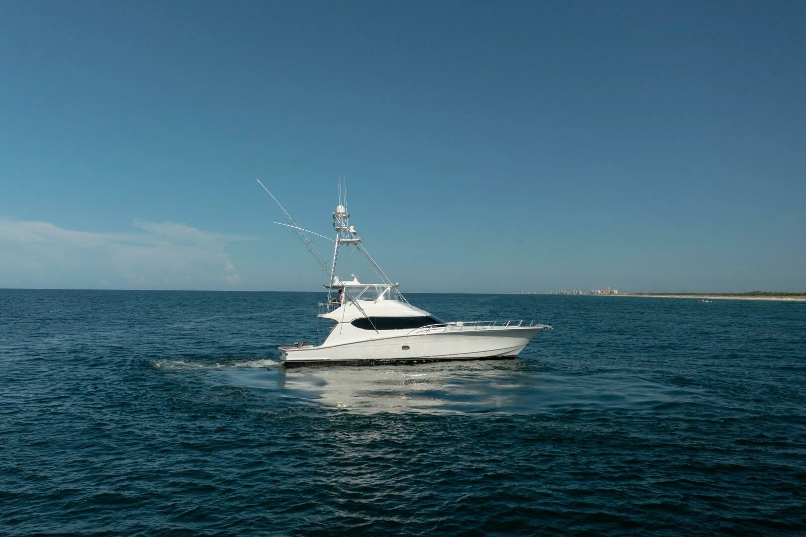 2005 68' Hatteras photo
