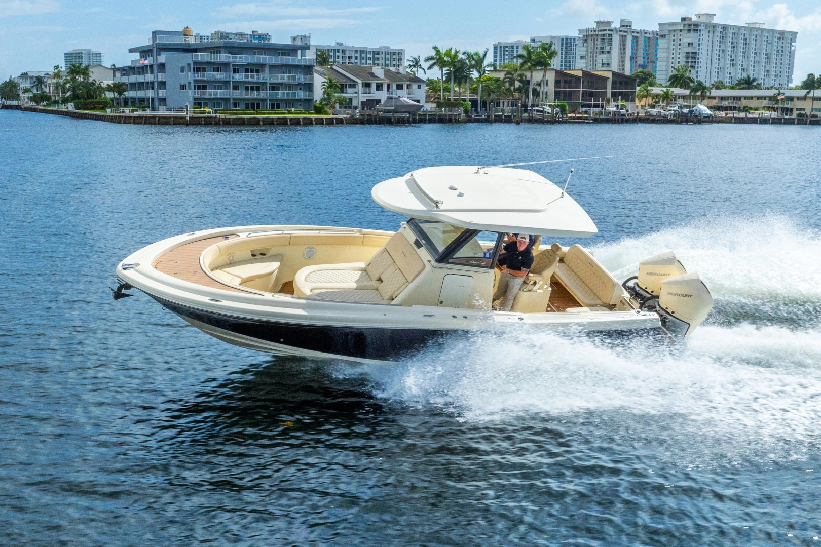 2019 30' Chris-Craft photo