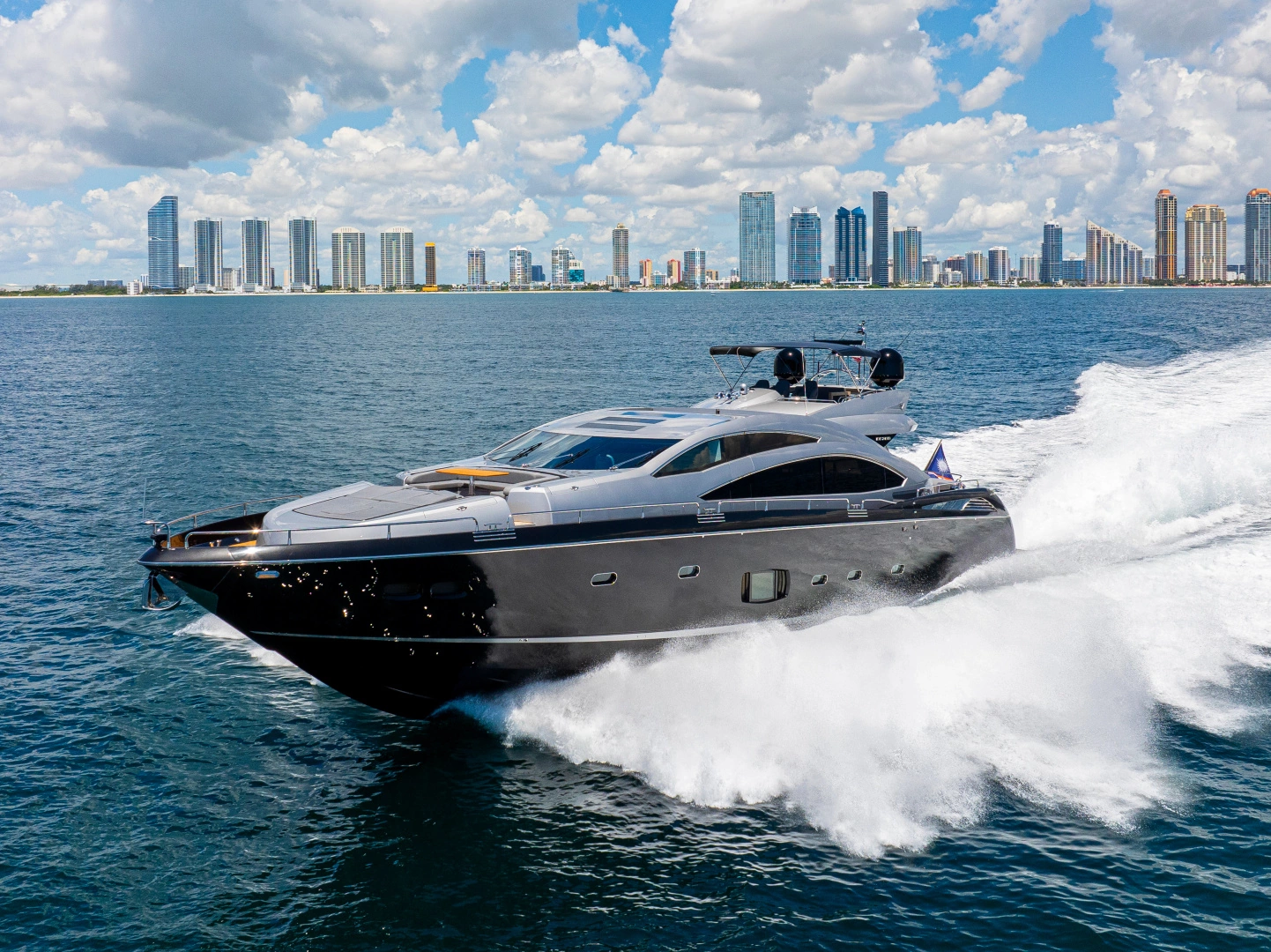 2010 84' Sunseeker photo