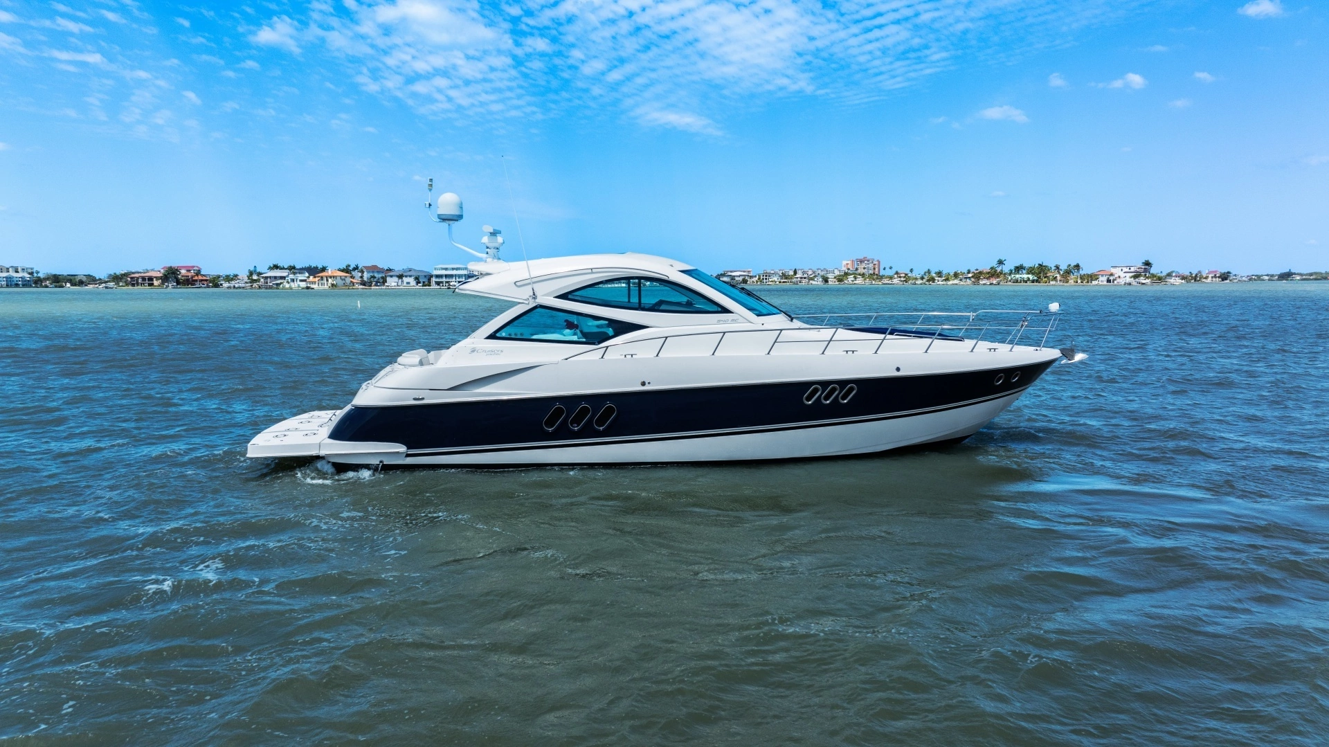 2012 54' Cruisers Yachts photo