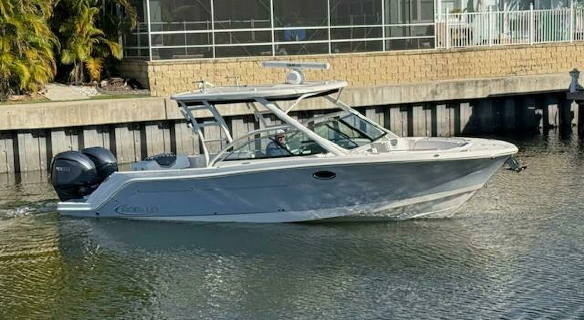 2021 31' Robalo photo