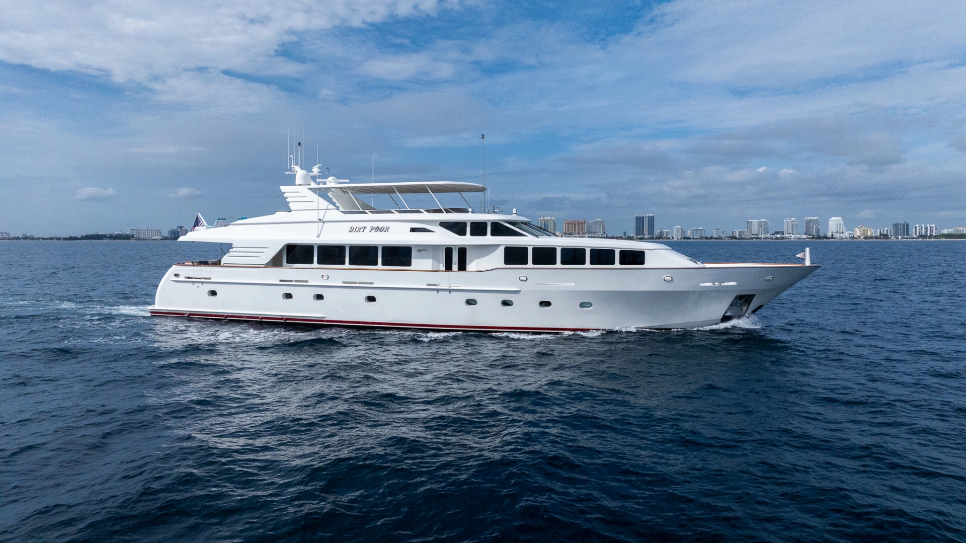 1999 118' Trinity Yachts photo