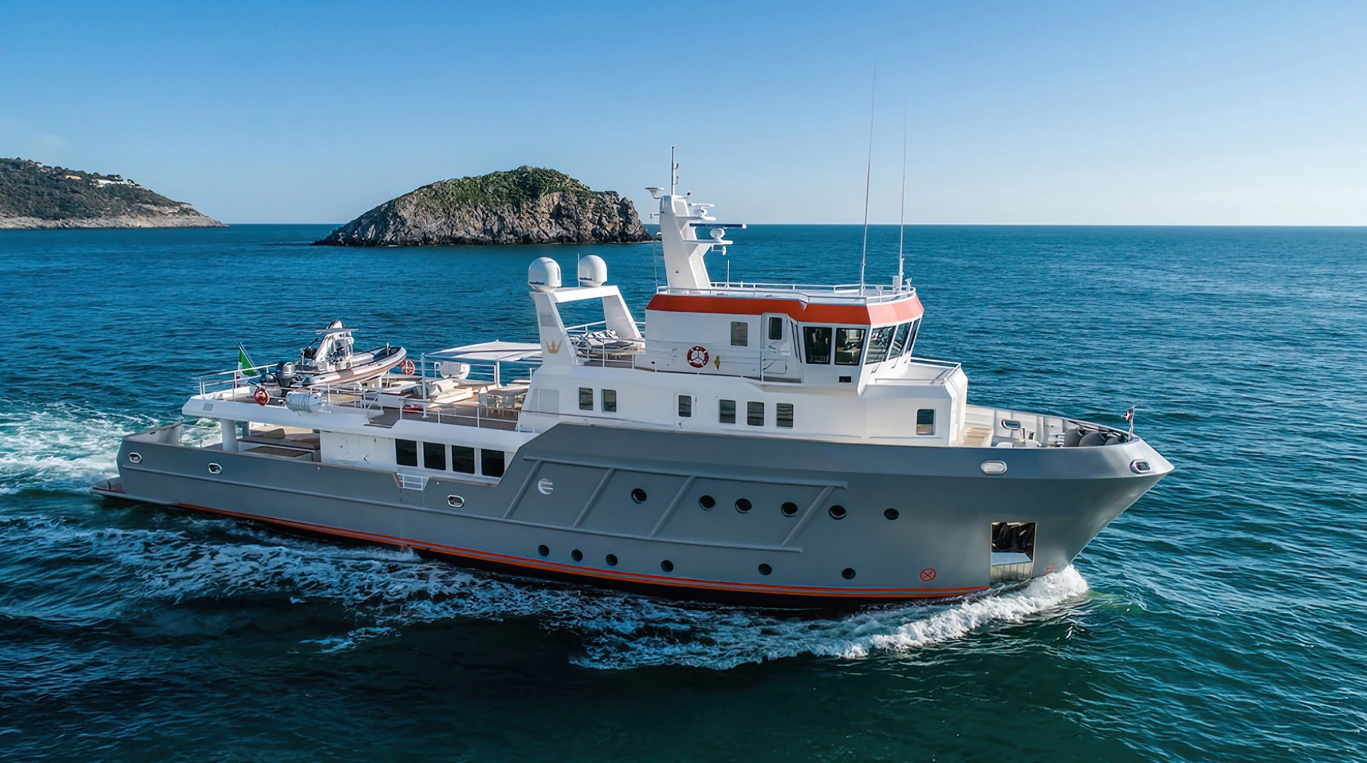 2028 130' Ocean King photo