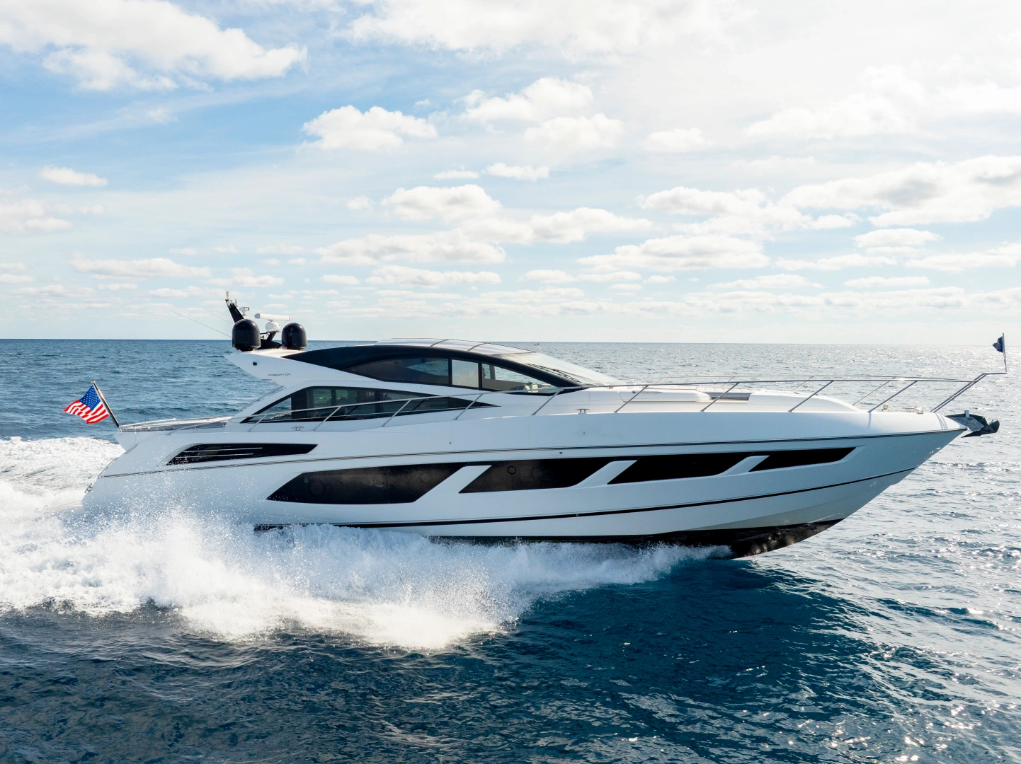 2018 68' Sunseeker photo